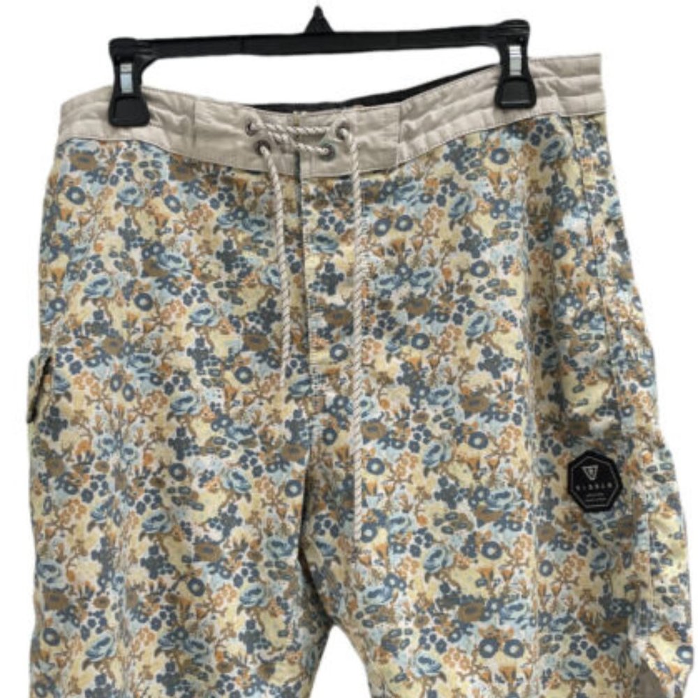Vissla Men’s Hawaiian Tropical Floral Board Swim Shorts W/ Drawstring Sz 33 / 34